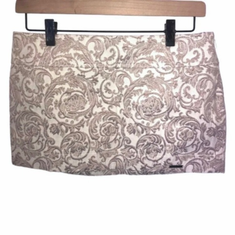 NEW ABERCROMBIE CHAMPAGNE SHIMMER TEXTURE PRINT MINI SKIRT 0